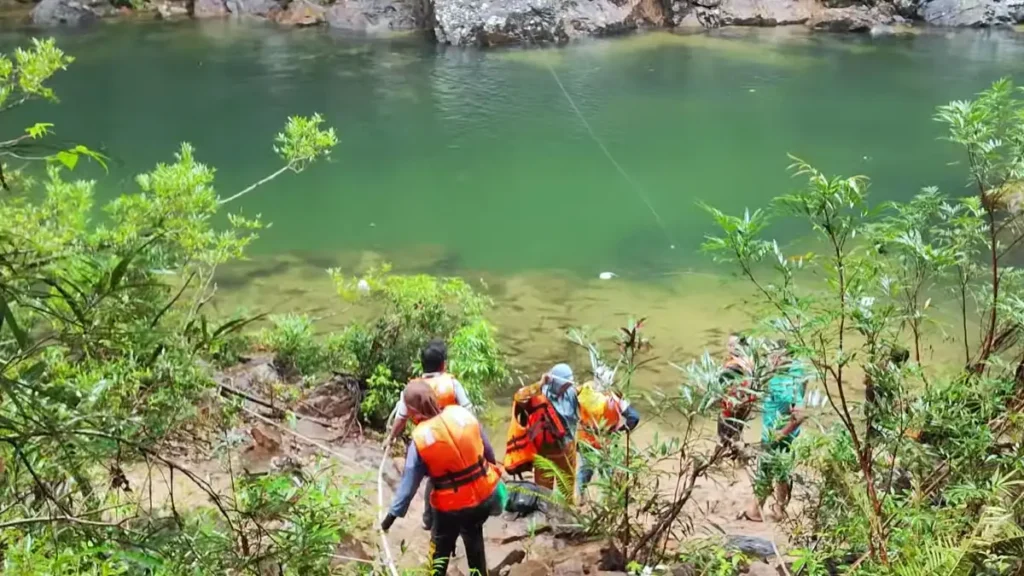 Memahami Kecantikan Alam dengan Houseboat Tasik Kenyir