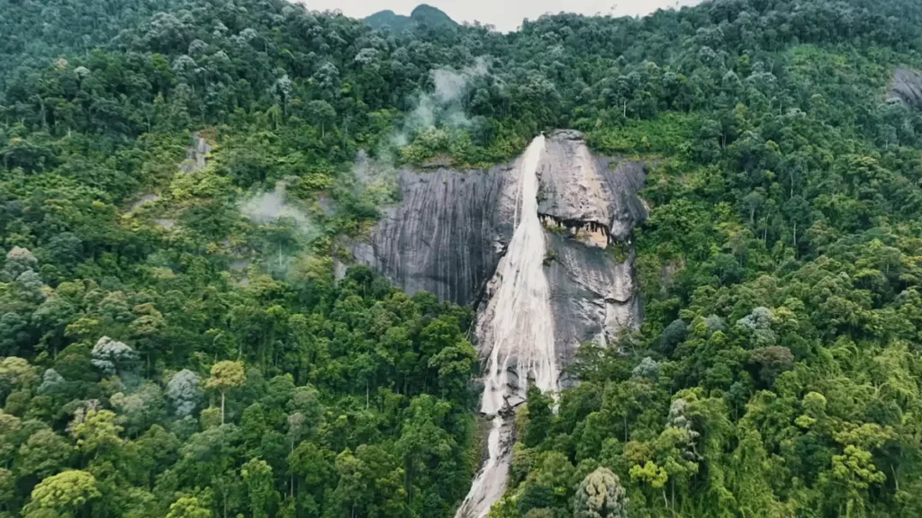 Tempat Menarik Dabong: Rekreasi Keluarga yang Seronok