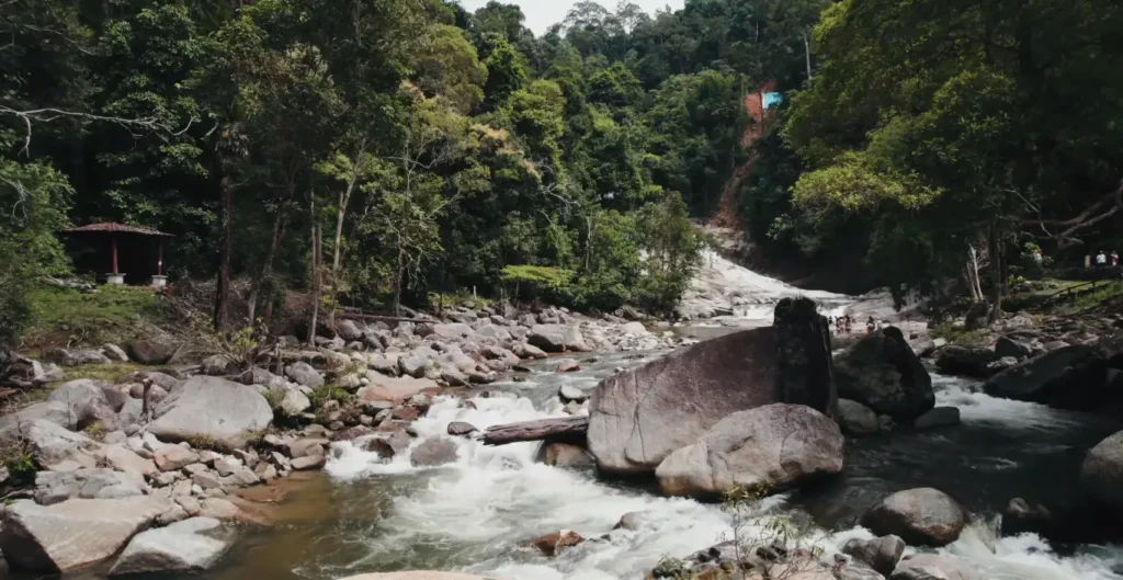 Air Terjun Chamang: Keindahan Semula Jadi, Udara Segar, dan Kesegaran Air Terjun yang Memikat di Bentong!