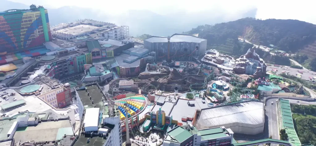 Genting Highlands: Menyegarkan Udara Tinggi, Kasino Dunia, Taman Tema yang Seru, dan Pengalaman Bermain Salji di Snow World!