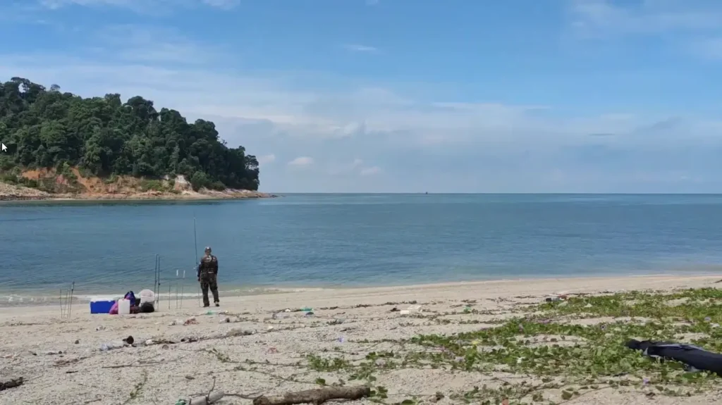 Tempat Menarik di Pantai Remis: Nikmati Pesona Pantai dan Kegembiraan Berkemah