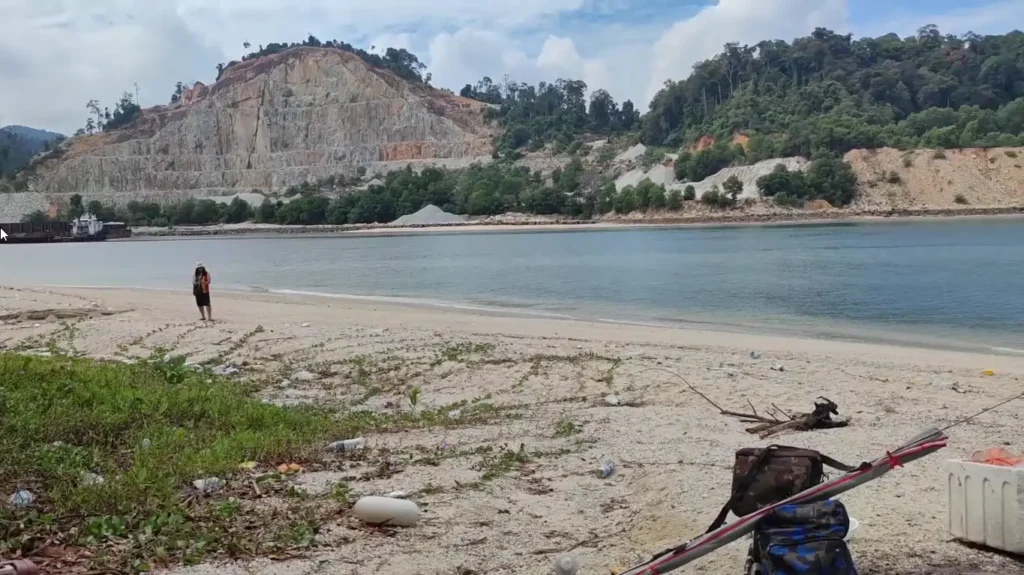 Tempat Menarik di Pantai Remis: Petualangan Seru dan Penginapan Yang Selesa