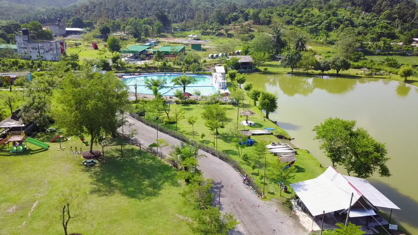 Tempat menarik di Semenyih: Eco Venture Resort, Sungai Tekala, Broga Hill, Kolam Renang La Pelangi, Dinosaur Kingdom.