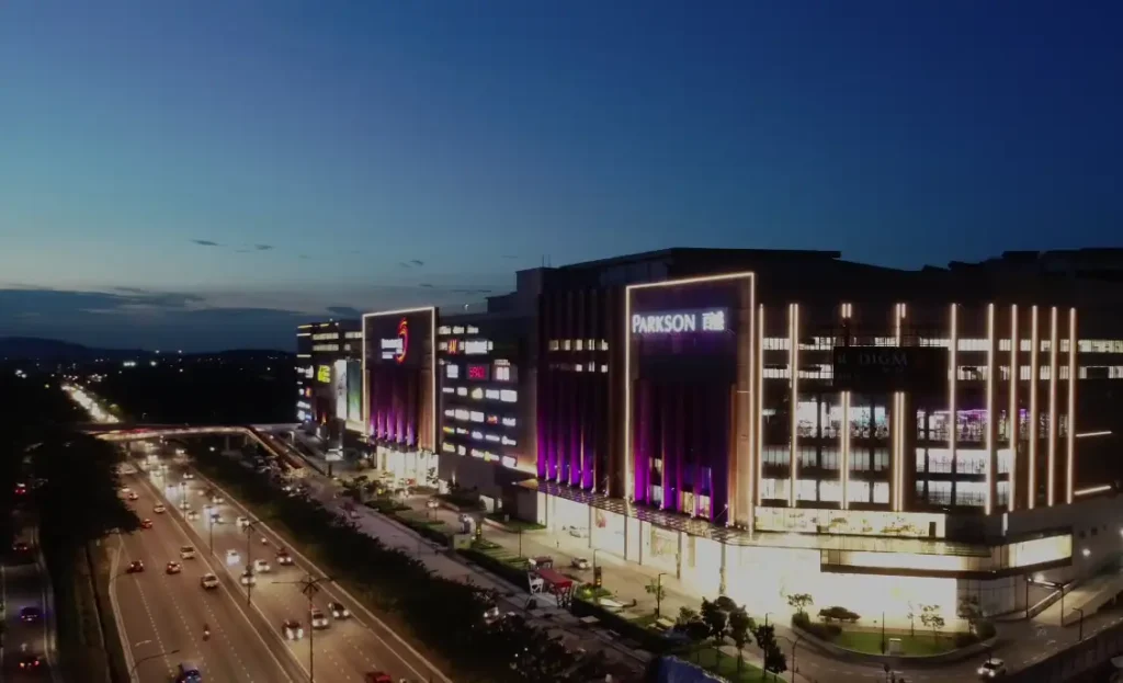 Golden Screen Cinemas (GSC) di Skudai, terletak di Paradigm Mall, menawarkan pengalaman menonton filem yang mengasyikkan dengan teknologi bunyi Dolby Atmos yang canggih.